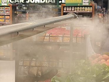 Verduras sendo nebulizadas