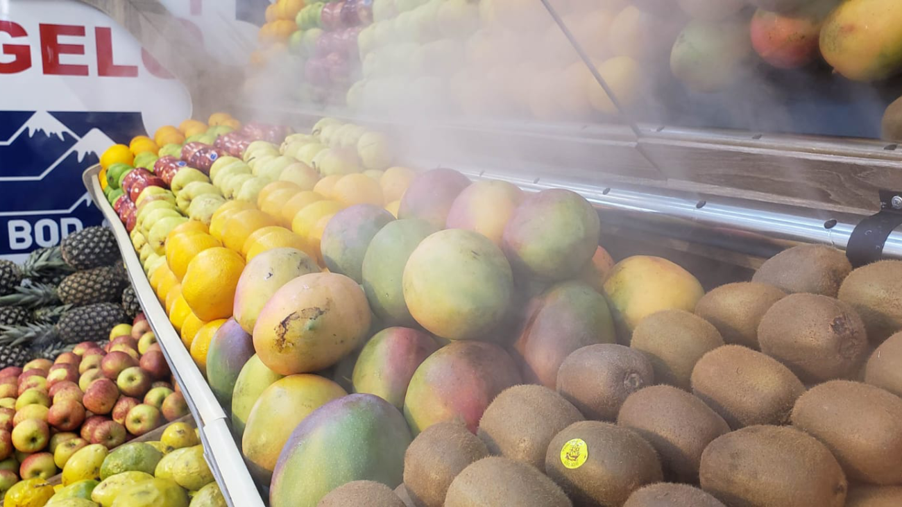 Frutas sendo nebulizadas